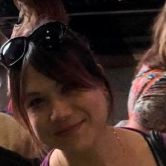 Meet your Posher, Nadia - Picture 1 of 2